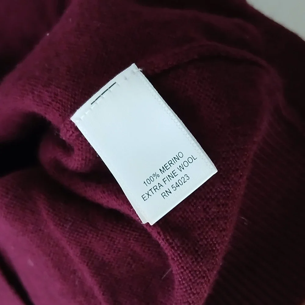 Banana Republic Sweater Mens Large Burgundy Extra Fine Merino Wool V-Neck Preppy